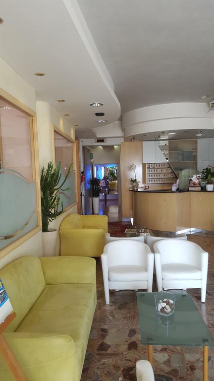 Hotel Iride & 3*